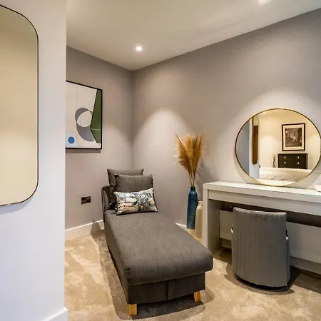 Tower View At Ryedale House Йорк