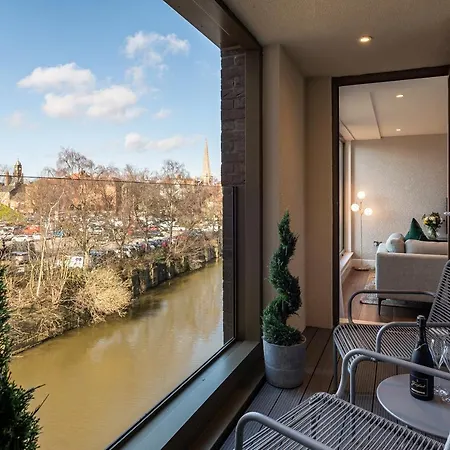 Апартаменты Tower View At Ryedale House *