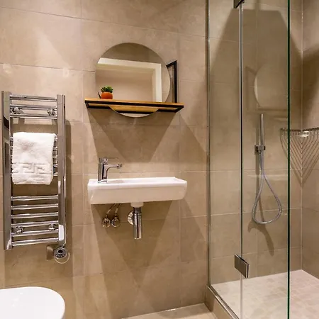 公寓 Tower View At Ryedale House