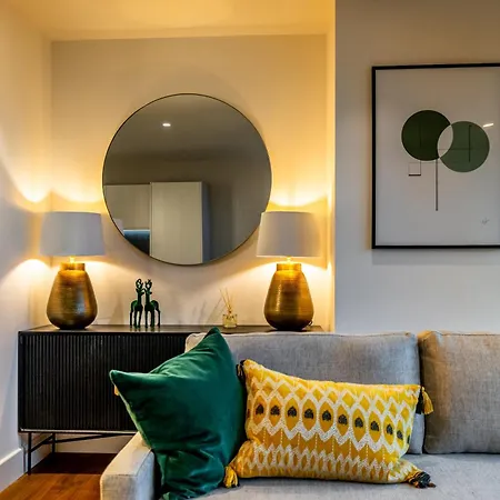 Tower View At Ryedale House 公寓 *